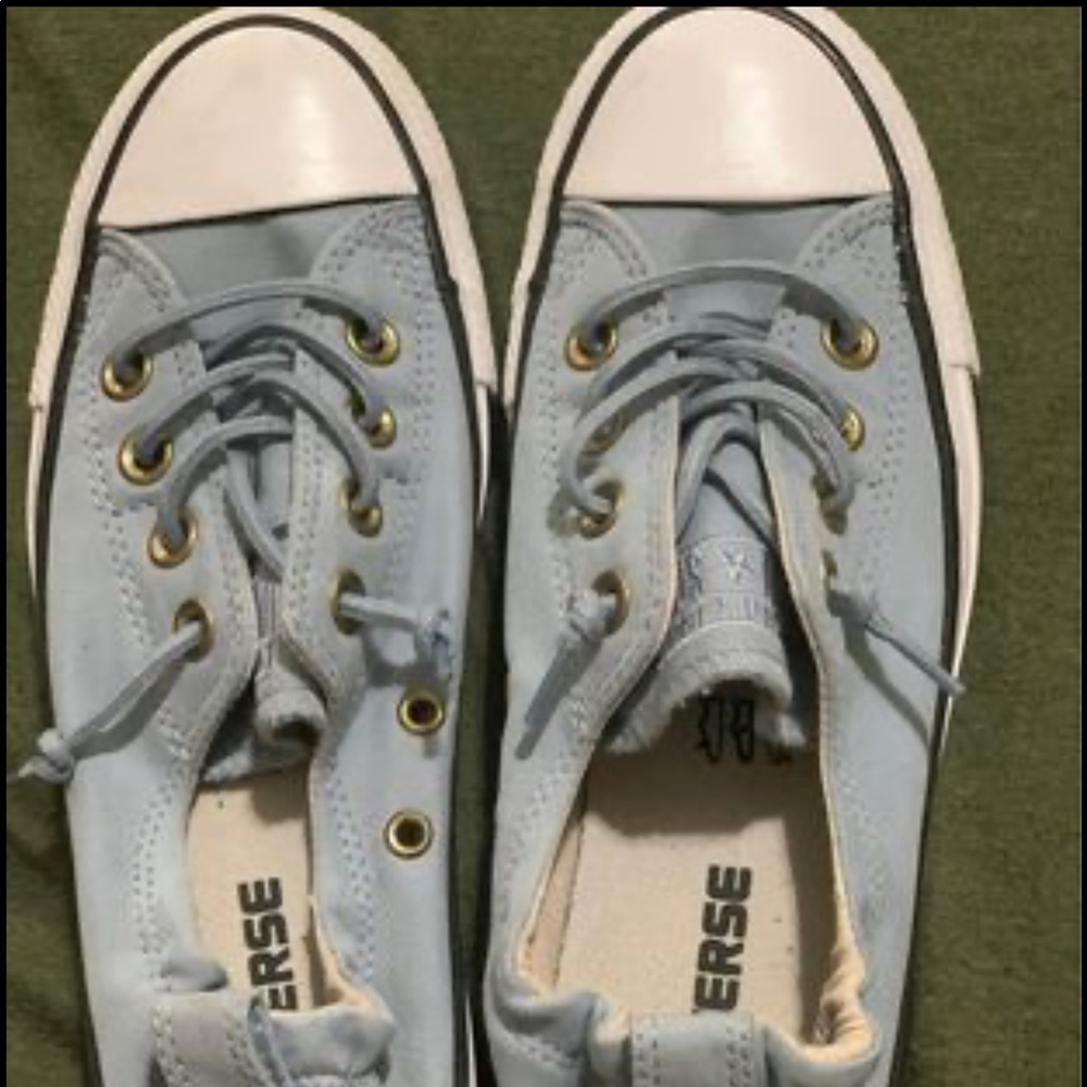 LIKE NEW Baby Blue Women’s Converse Size 6.5